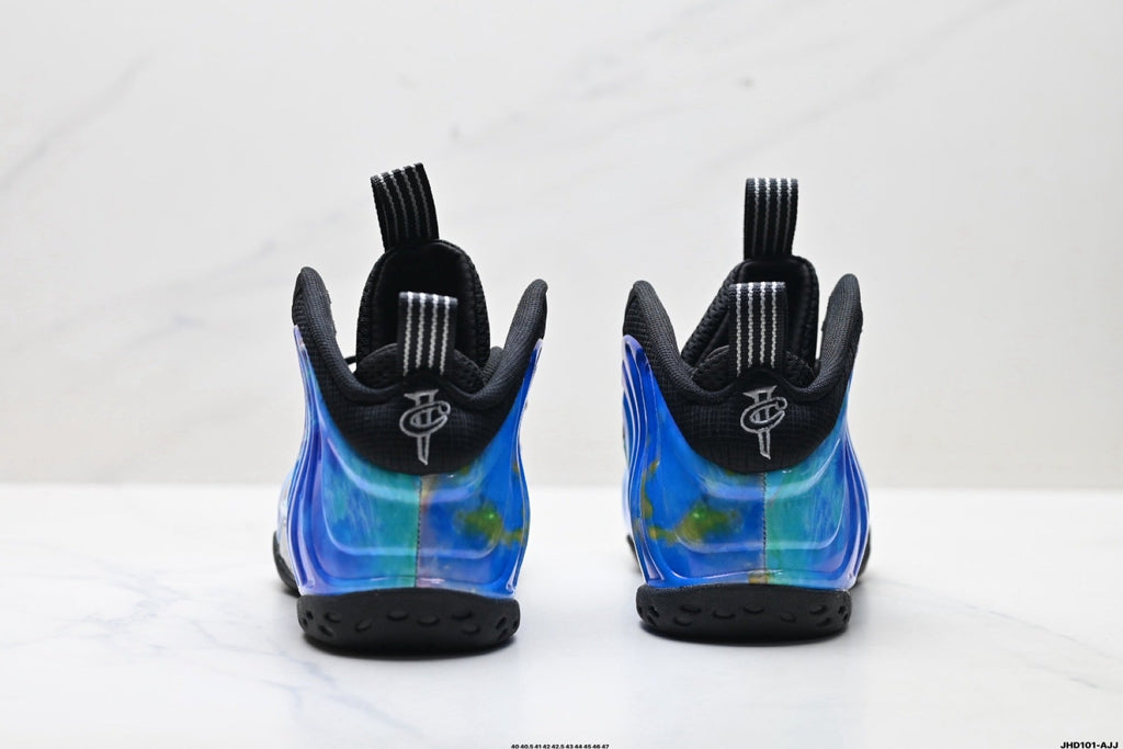 Nike Air Foamposite One Penny Hardaway Trainers, Blue Iridescent - product image from the listing.
