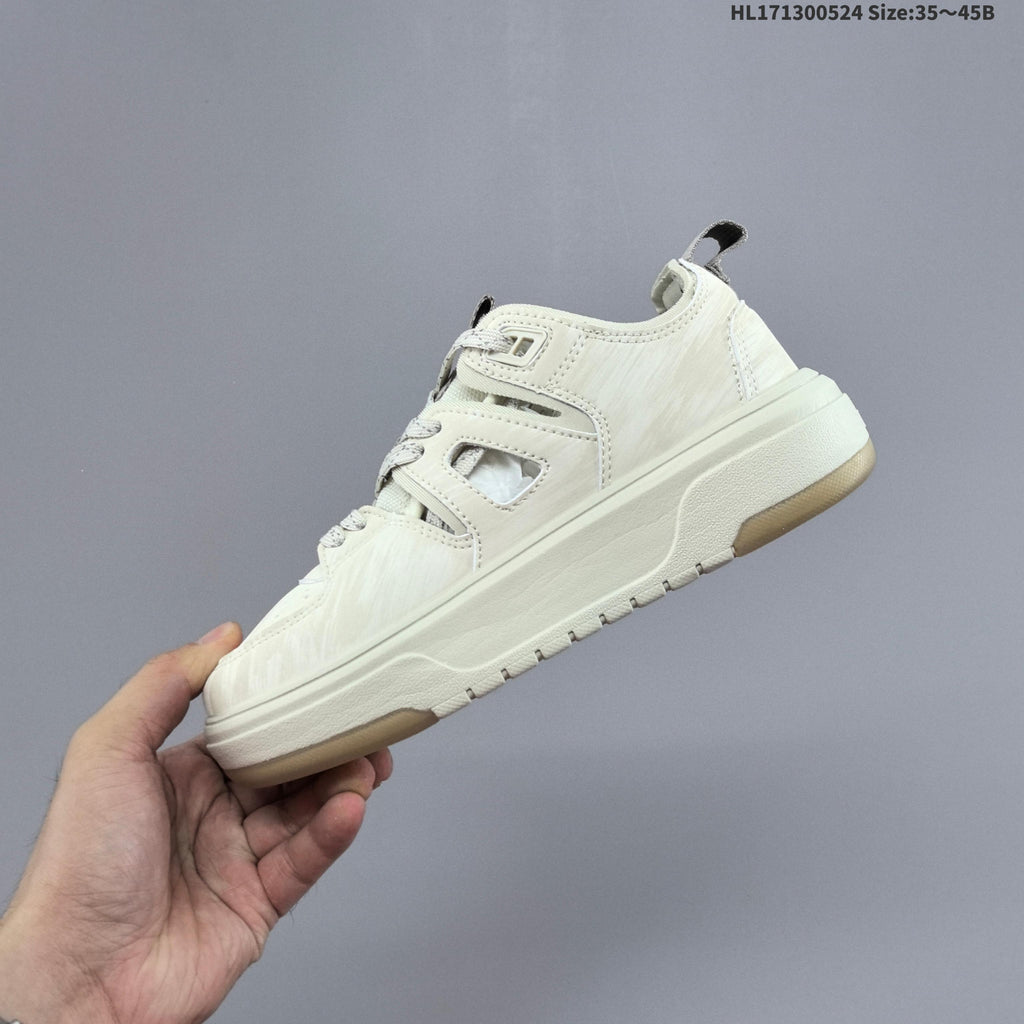 New York Yankees Low-Top Platform Sneakers, in White - product image from the listing.
