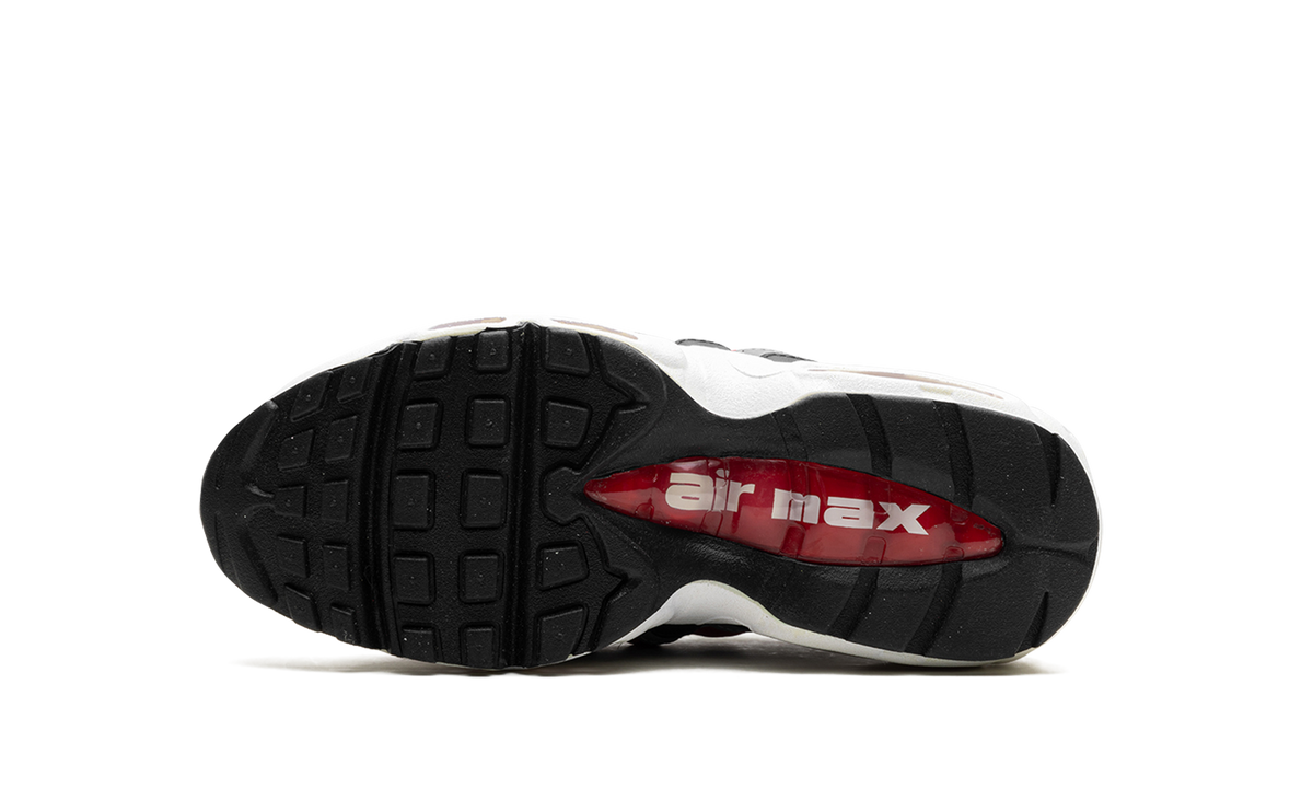 "Black Varsity Red" Air Max 95 Recraft GS CJ3906 013 - product image from the listing.