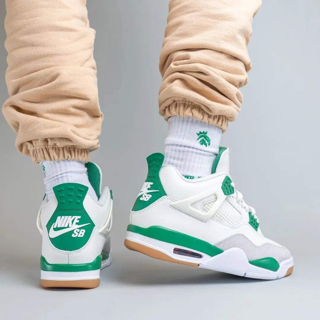 Nike SB x Air Jordan 4 Pine Sneakers in Green DR5415-103 - product image from the listing.