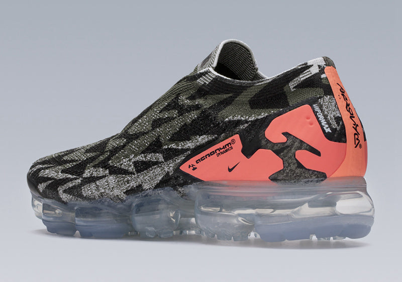 Nike Air VaporMax Moc 2 x ACRONYM in Black Coral AQ0996-102 - product image from the listing.