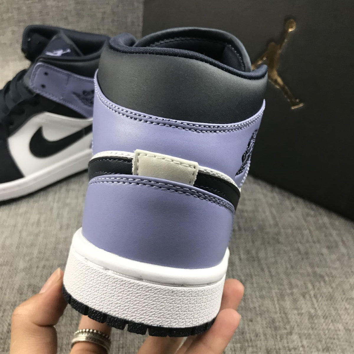 Sneakers Deep Blue Toe - Jordan 1 Mid 554724-445 - product image from the listing.