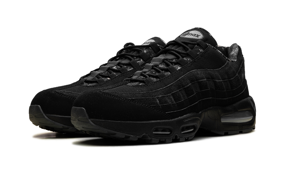 "Big Bubble Black Realtree Edge Camo" Air Max 95 IQ0302 010 - product image from the listing.