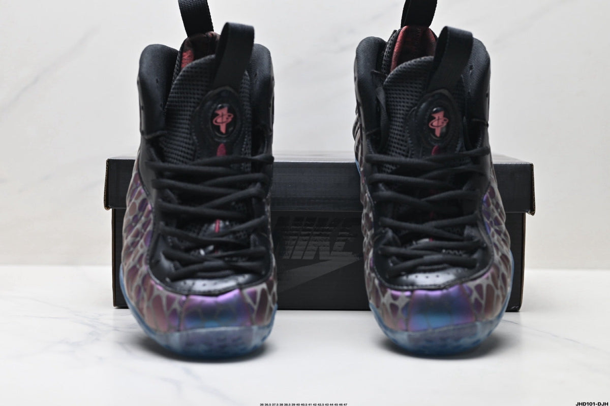 Nike Air Foamposite One Penny Hardaway Trainers - product image from the listing.
