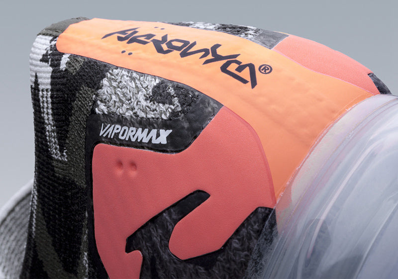 Nike Air VaporMax Moc 2 x ACRONYM in Black Coral AQ0996-102 - product image from the listing.