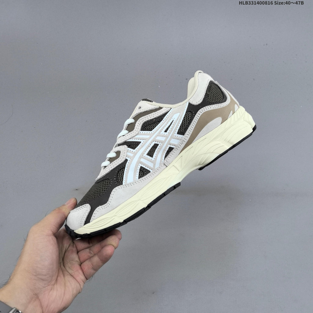 ASICS GEL-NYC Trainers 1203A634-200 - product image from the listing.