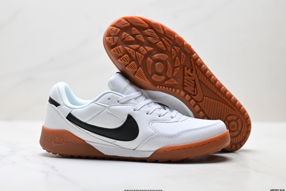 Nike Terra Manta Trainers White Black Gum Sole - product image from the listing.