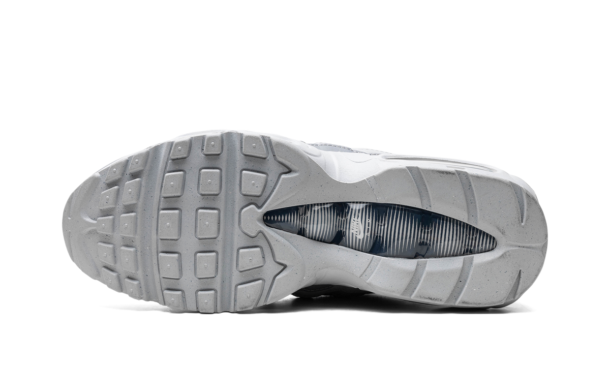 "Wolf Grey Midnight Navy" Air Max 95 FD0663 001 - product image from the listing.