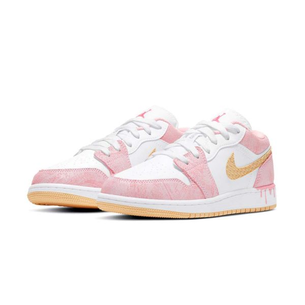 (GS) ARCTIC PUNCH - AIR JORDAN 1 LOW SE - product image from the listing.