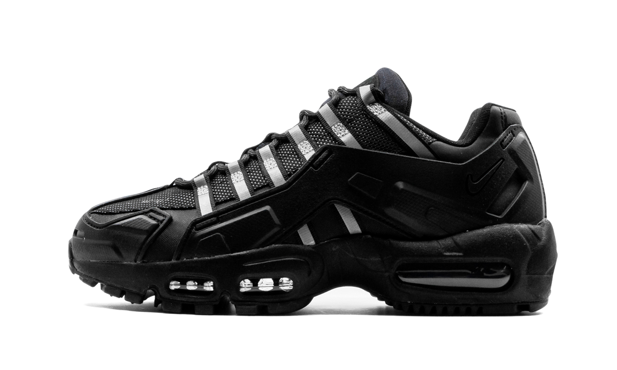 "Black / Reflective" Air Max 95 NDSTRKT CZ3591 001 - product image from the listing.