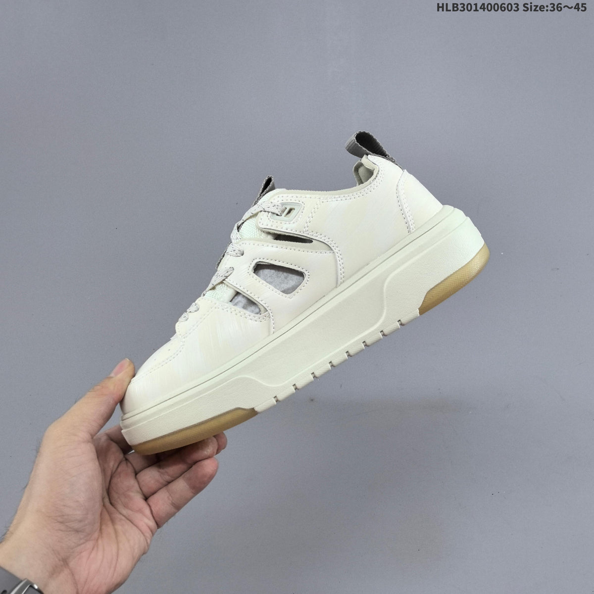 MLB New York Yankees Platform Trainers in Off-White - product image from the listing.