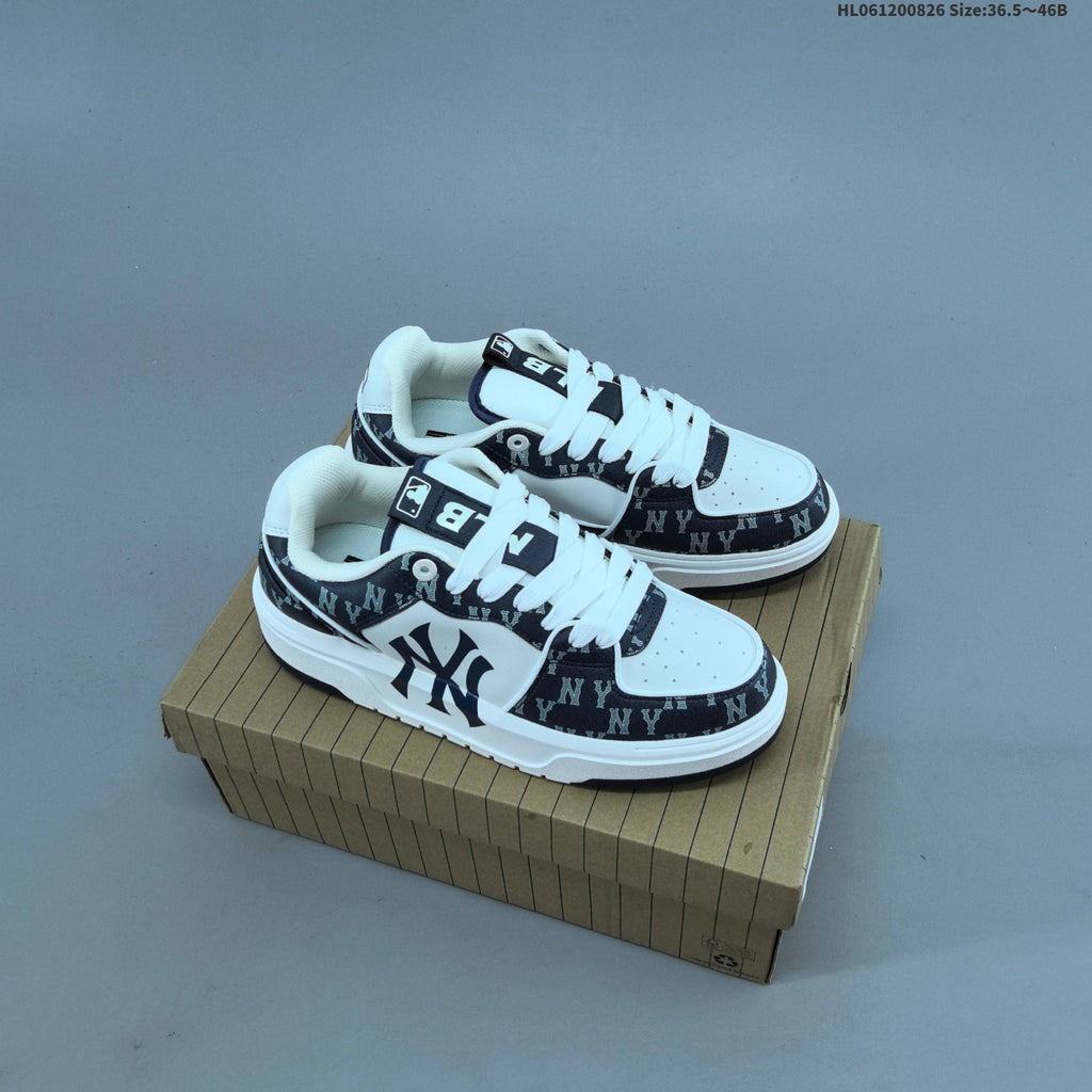 MLB Chunky Liner New York Yankees Low-Cut Sneakers - product image from the listing.