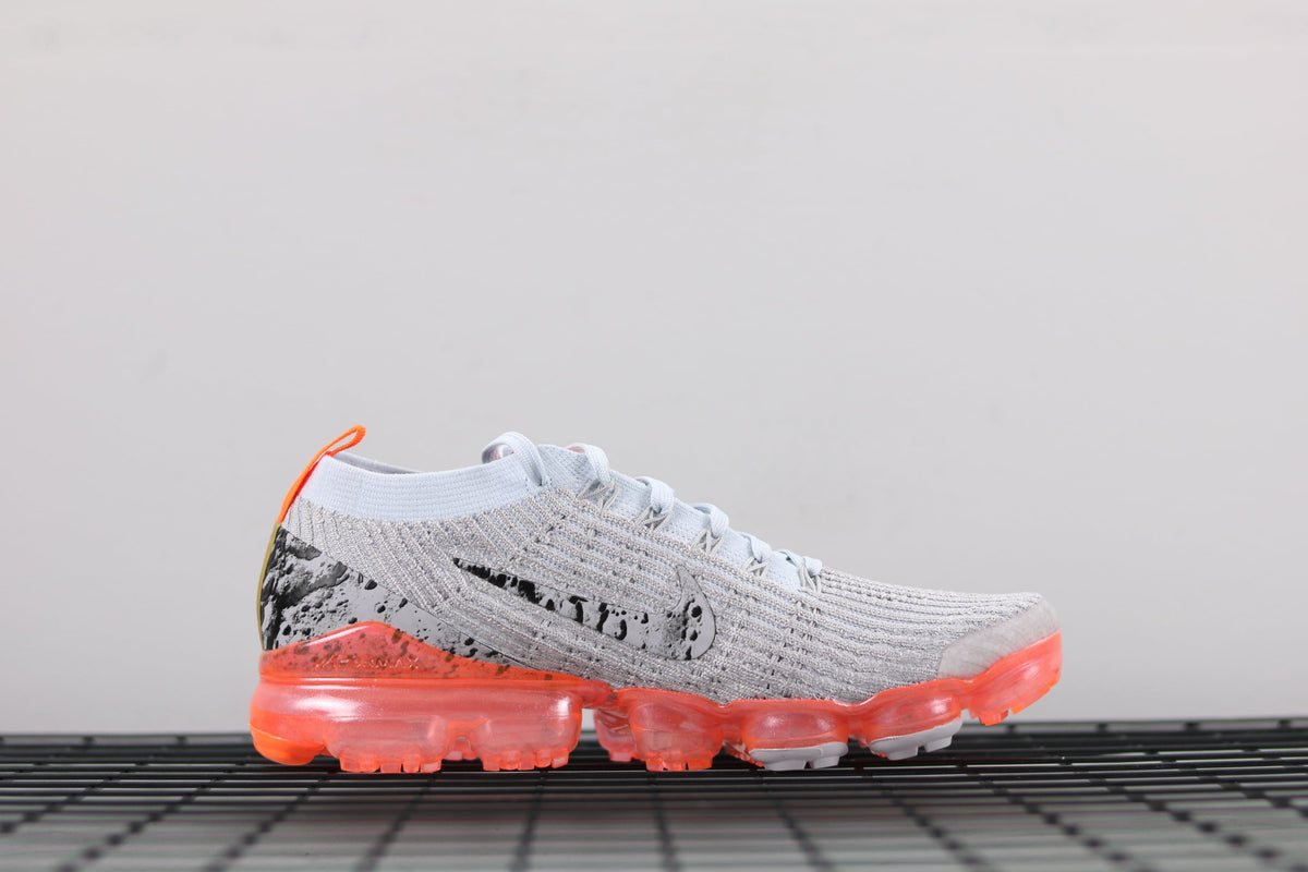Nike Air VaporMax Flyknit 3 Shoes for Running AJ6900-106 - product image from the listing.