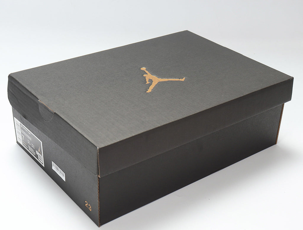 Air Jordan 1 Low White and Green Sneakers 553558-301 - product image from the listing.