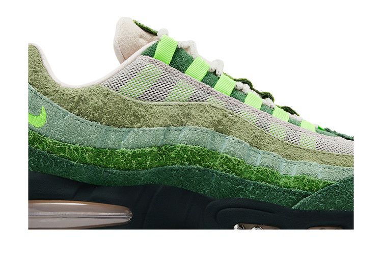 Big Bubble Ducks of a Feather Oregon Ducks The Woods - Nike Air Max 95 - product image from the listing.