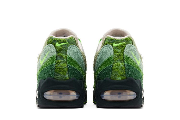 Big Bubble Ducks of a Feather Oregon Ducks The Woods - Nike Air Max 95 - product image from the listing.