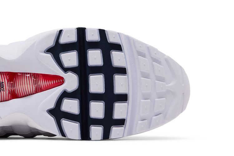 Big Bubble England - Nike Air Max 95 SE - product image from the listing.