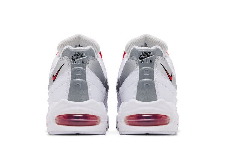 Big Bubble England - Nike Air Max 95 SE - product image from the listing.