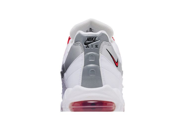 Big Bubble England - Nike Air Max 95 SE - product image from the listing.
