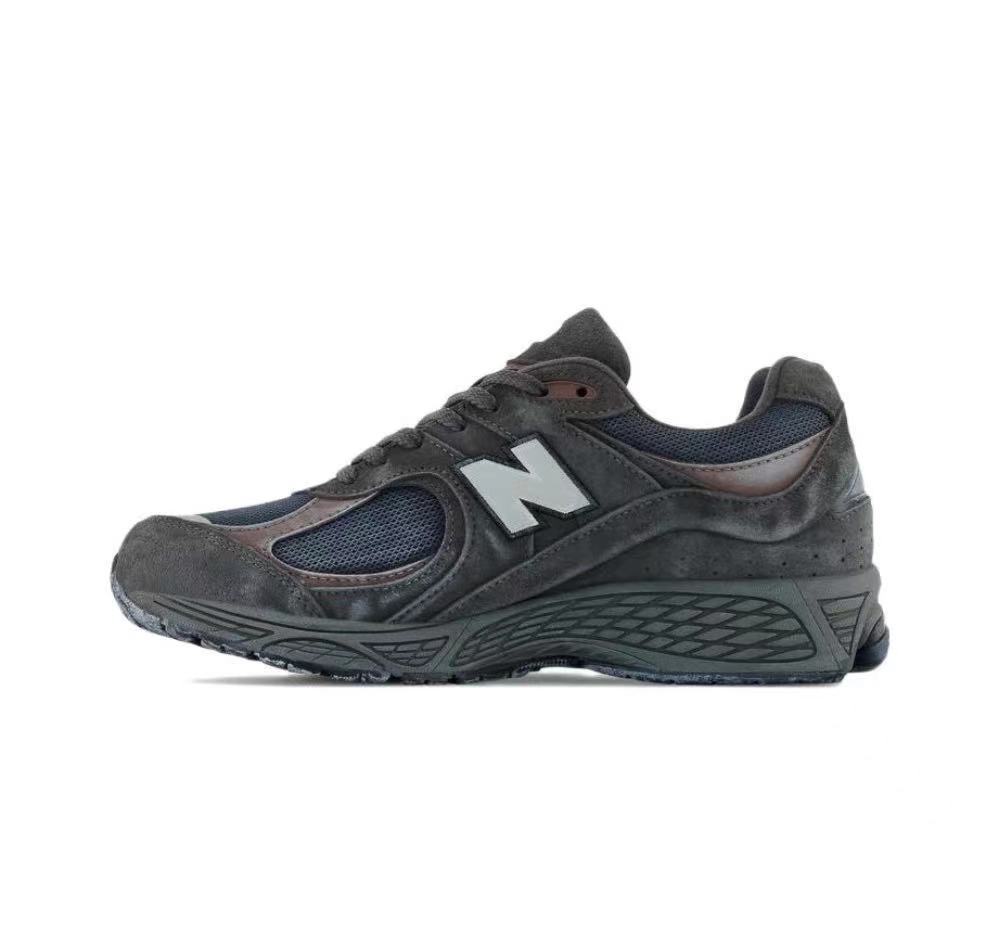 Charcoal New Balance M2002RXA Sneakers - product image from the listing.