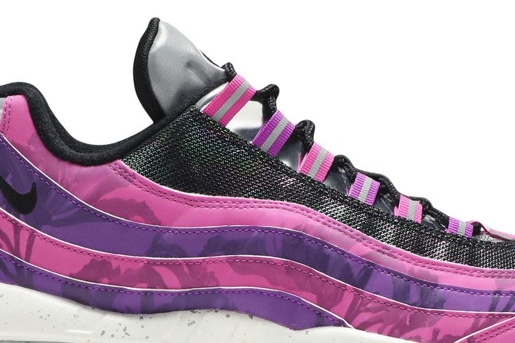 Hong Kong Flame Powder - Nike Air Max 95 - product image from the listing.