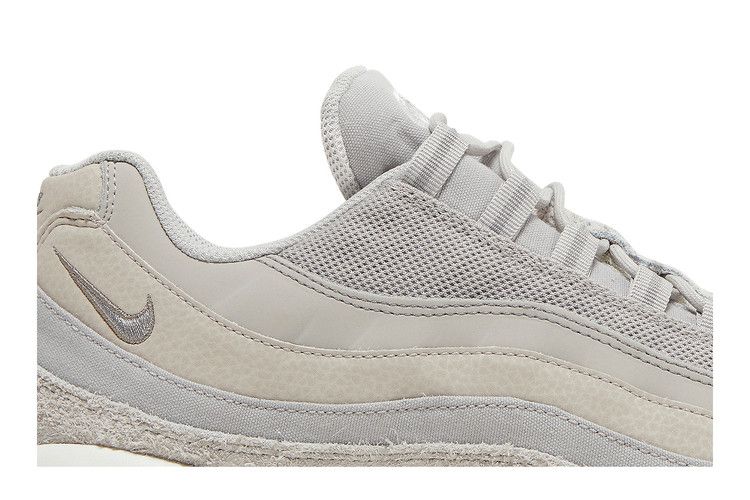 Cobblestone - Nike Air Max 95 SE - product image from the listing.
