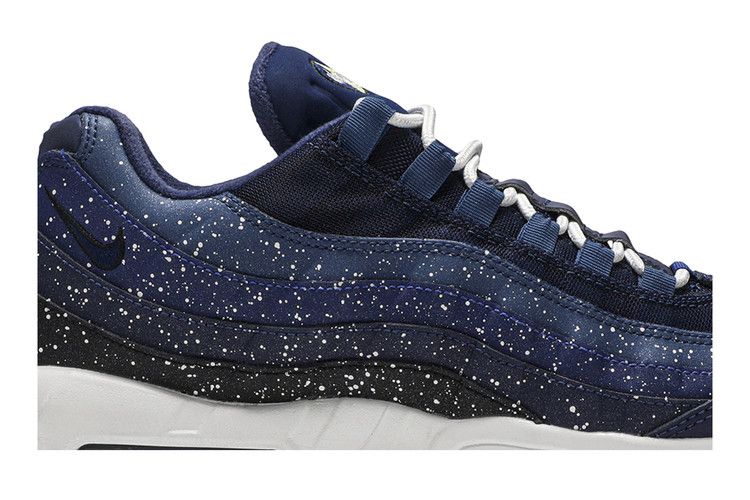 Day And Night - Nike Air Max 95 - product image from the listing.
