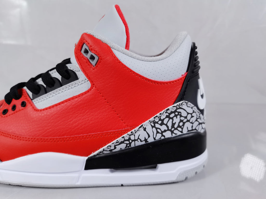 Air Jordan 3 Retro Red Black Crackle Sneakers - product image from the listing.