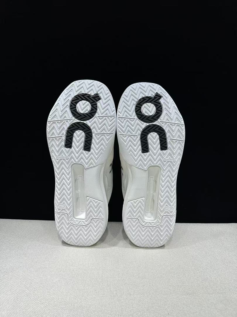 On THE ROGER Advantage Pro White Tennis Trainers - product image from the listing.