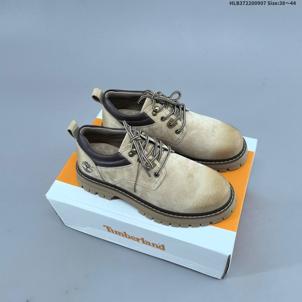 Timberland Low-Cut Lace-Up Shoes in Wheat - product image from the listing.