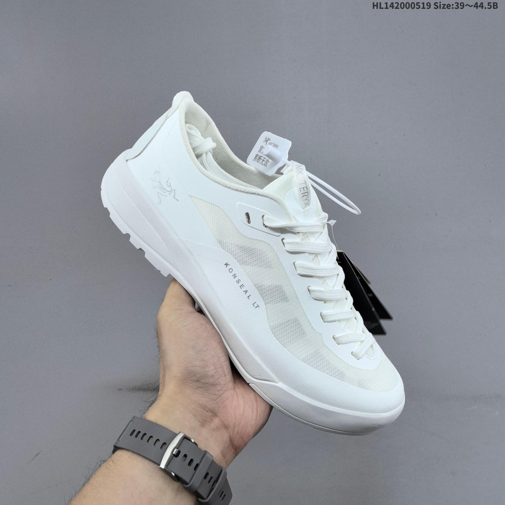 Arc'teryx Konseal LT W Sneakers in White HL142000519 - product image from the listing.