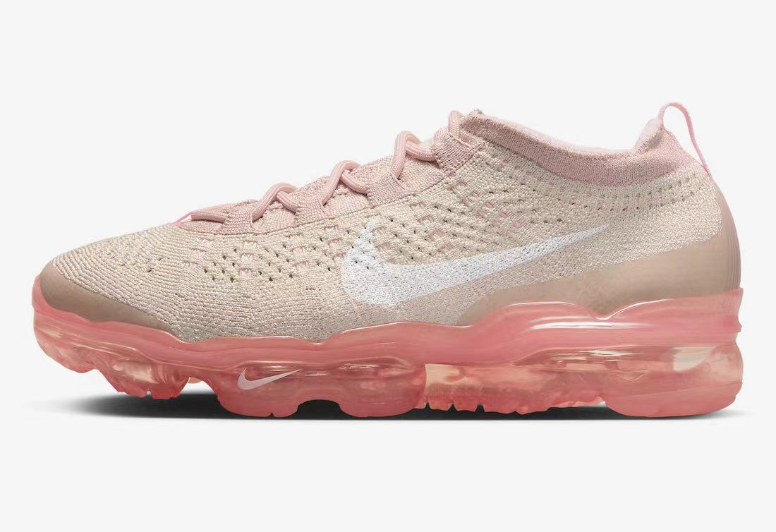 Nike Air VaporMax Flyknit Sneakers in Pink - product image from the listing.