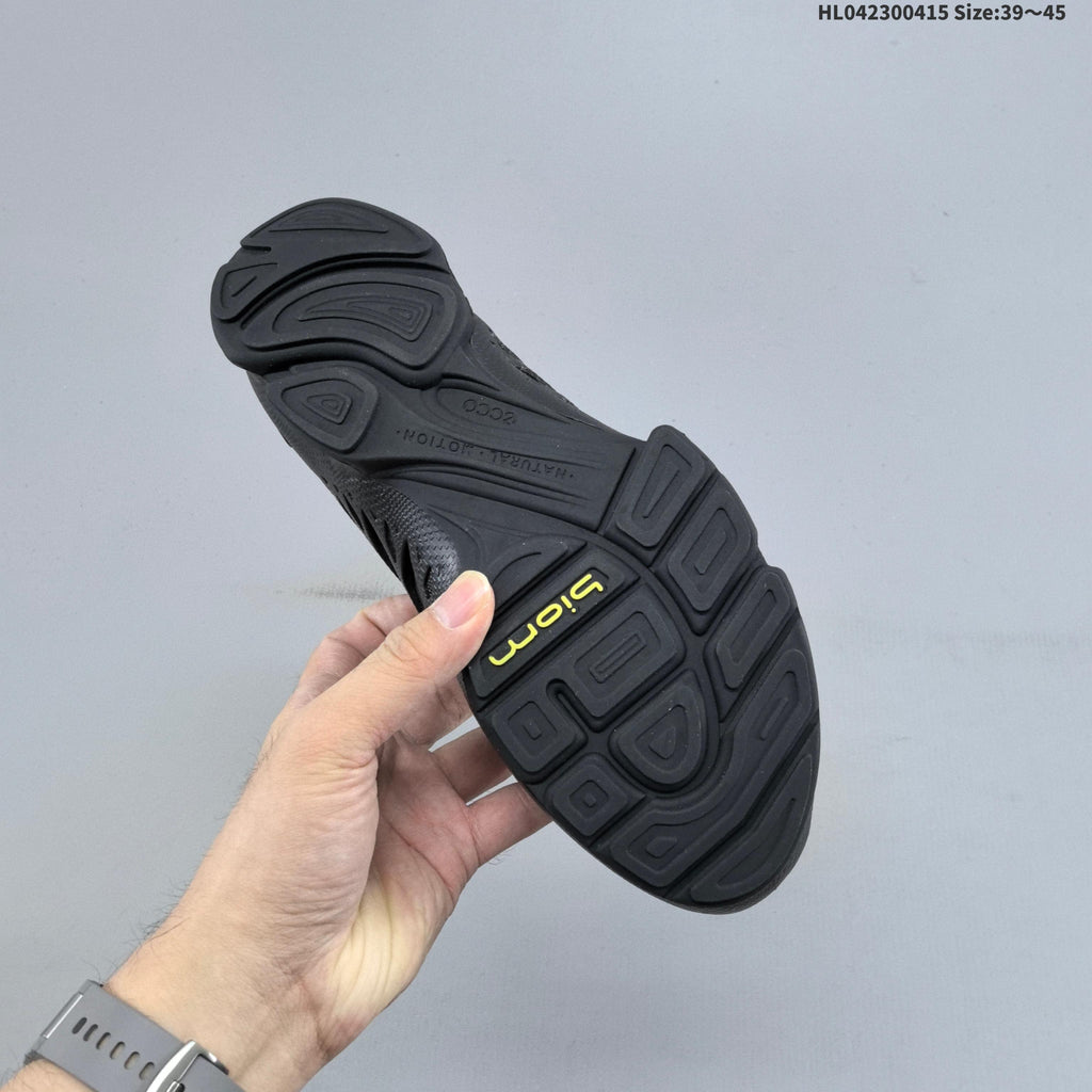 Men's ECCO Black Perforated Lace-Up Sneakers - product image from the listing.