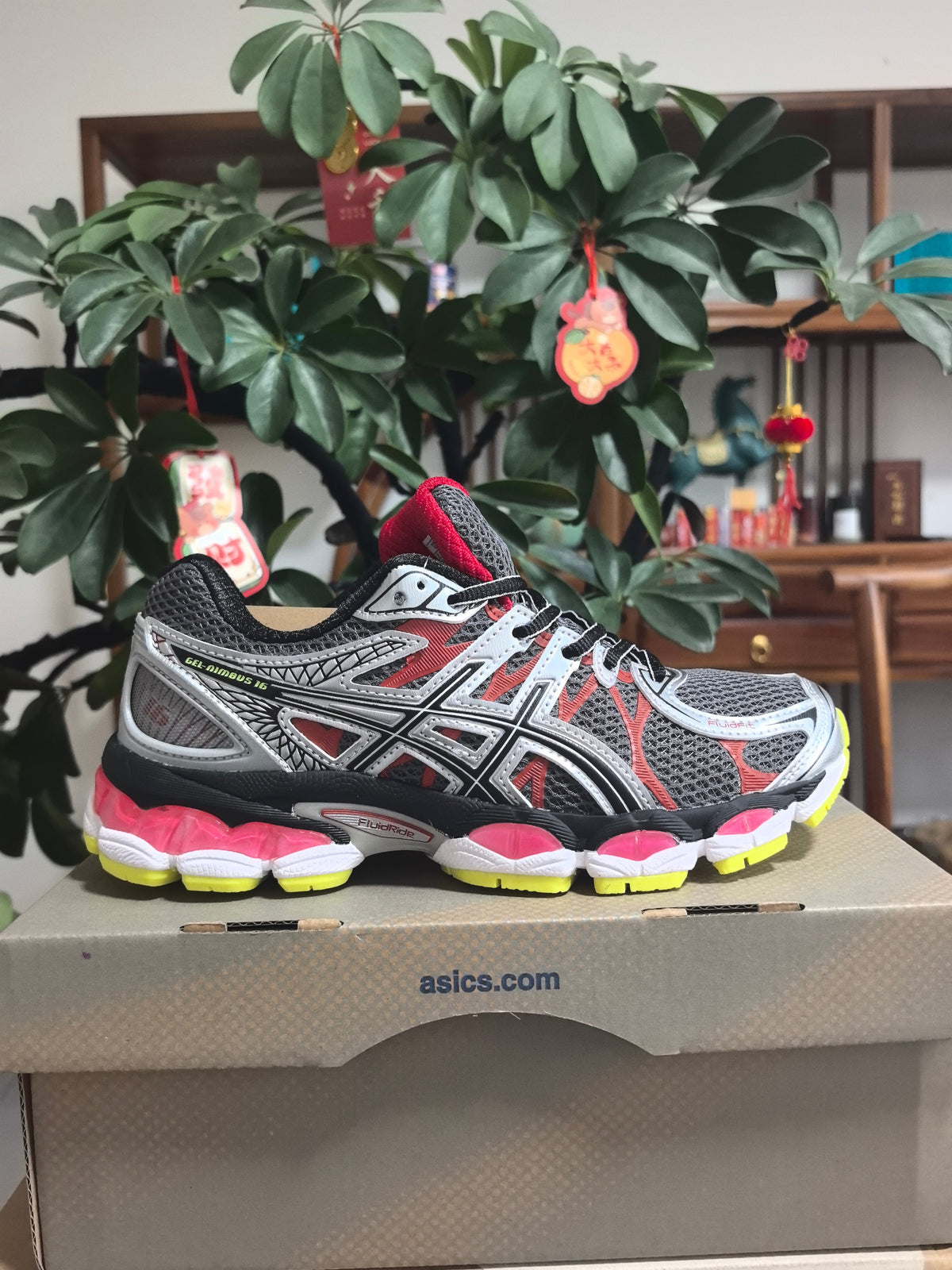 ASICS GEL-DIMENSION 16 Sneakers in Gray Red - product image from the listing.