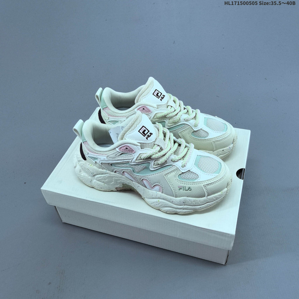 FILA FERN Low-Cut Sneakers F12M331101 - product image from the listing.