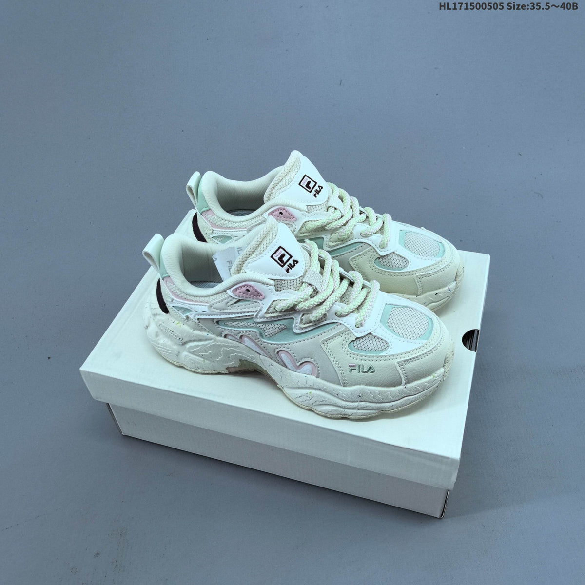 FILA FERN Low-Cut Sneakers F12M331101 - product image from the listing.