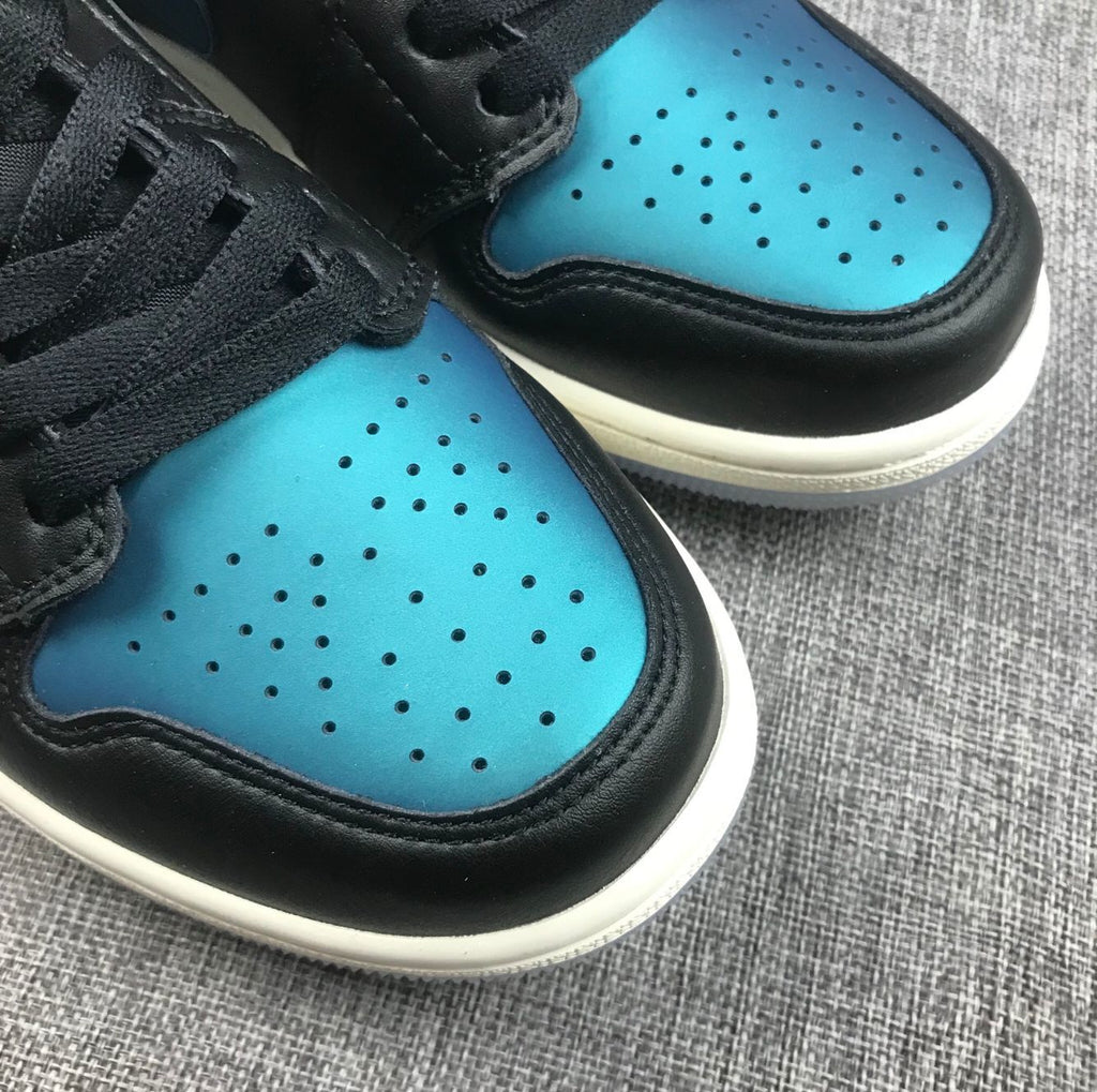 Air Jordan 1 Mid BQ6472-009 Sneakers in Black and Turquoise - product image from the listing.
