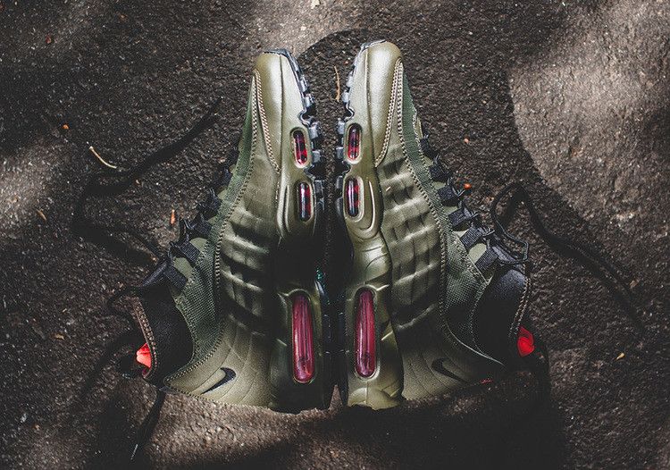 Sneakerboot Dark Loden - Nike Air Max 95 - product image from the listing.