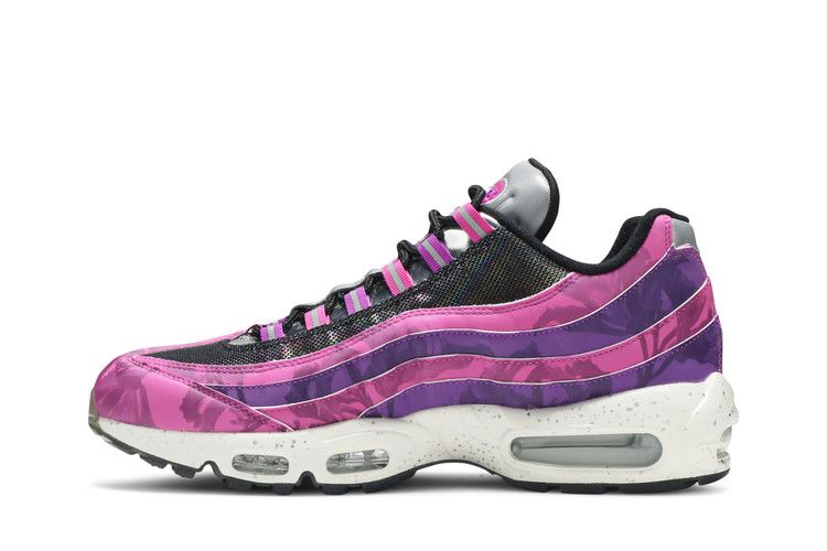 Hong Kong Flame Powder - Nike Air Max 95 - product image from the listing.