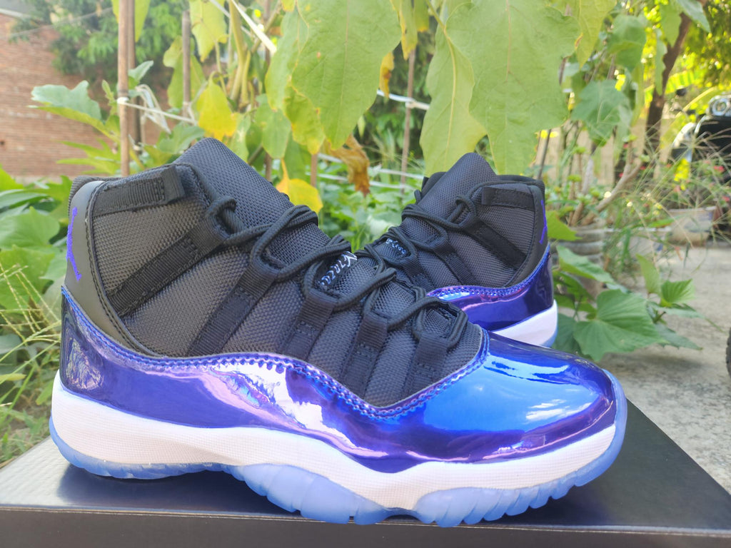 Air Jordan 11 Retro in Black/Blue - product image from the listing.