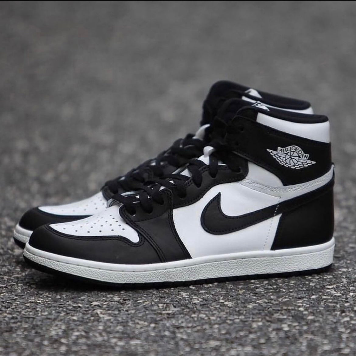 85 Black White BQ4422-001 Sneakers - Air Jordan 1 High - product image from the listing.
