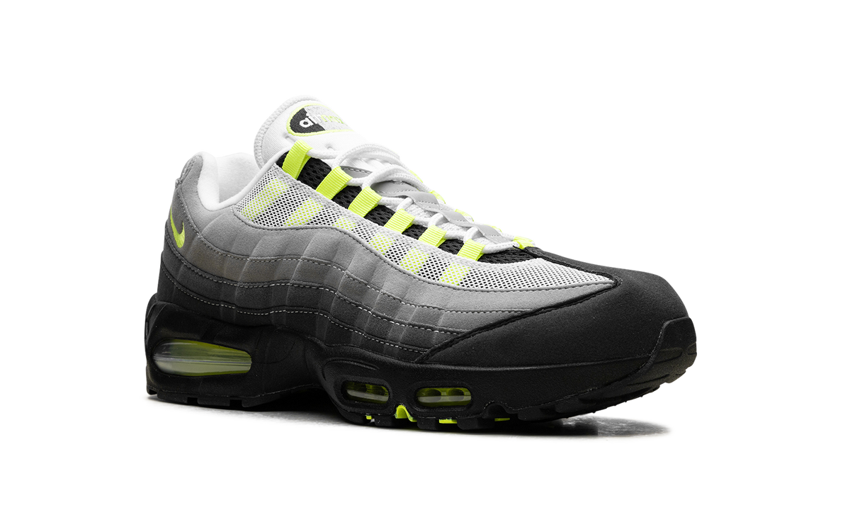 "Big Bubble Neon - 2025/2026" Air Max 95 OG HM4740 001 - product image from the listing.
