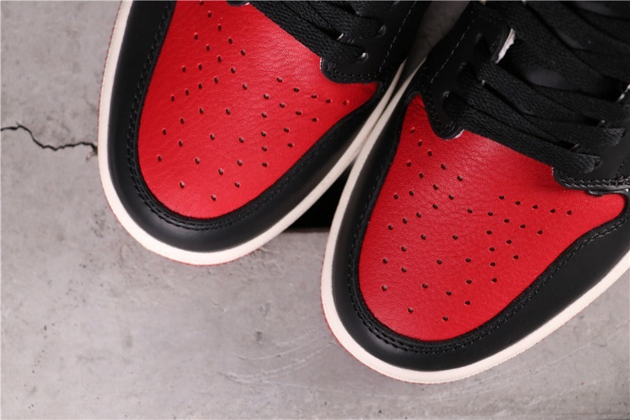 Air Jordan 1 High Bred Toe in Black Red White 555088-610 - product image from the listing.