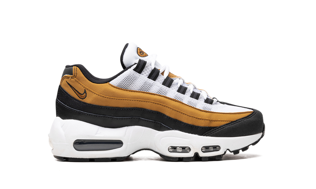 "Recraft" Nike Air Max 95 CJ3906 010 - product image from the listing.