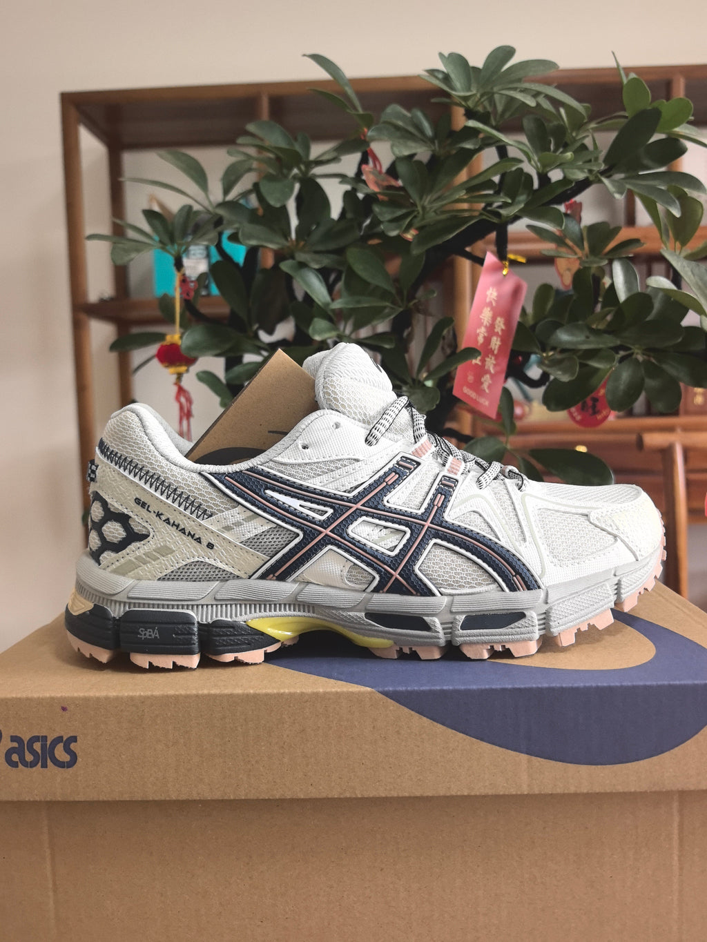 K11 Low-Top Sneakers in Light Gray - product image from the listing.