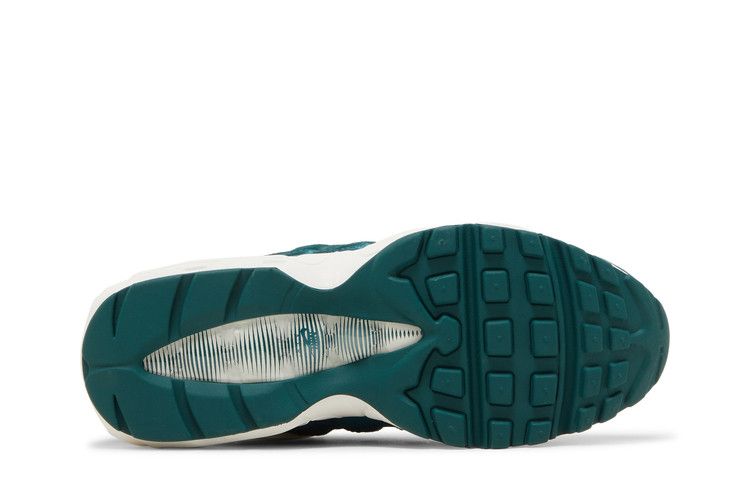 Women's Nike Air Max 95 Green Velvet - product image from the listing.