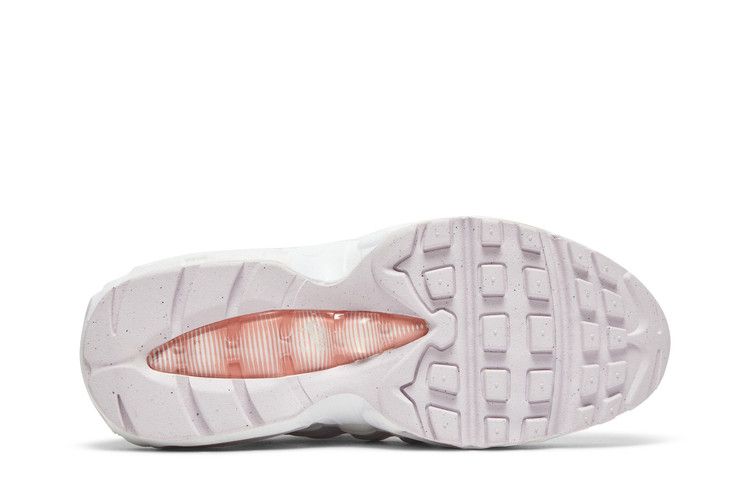 Recraft Light Violet Crimson Bliss (GS) - Nike Air Max 95 - product image from the listing.