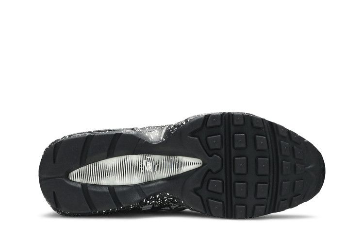 Women's Nike Air Max 95 Se Black Black-White - product image from the listing.