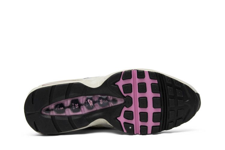 Dave White Rabbit - Nike Air Max 95 - product image from the listing.