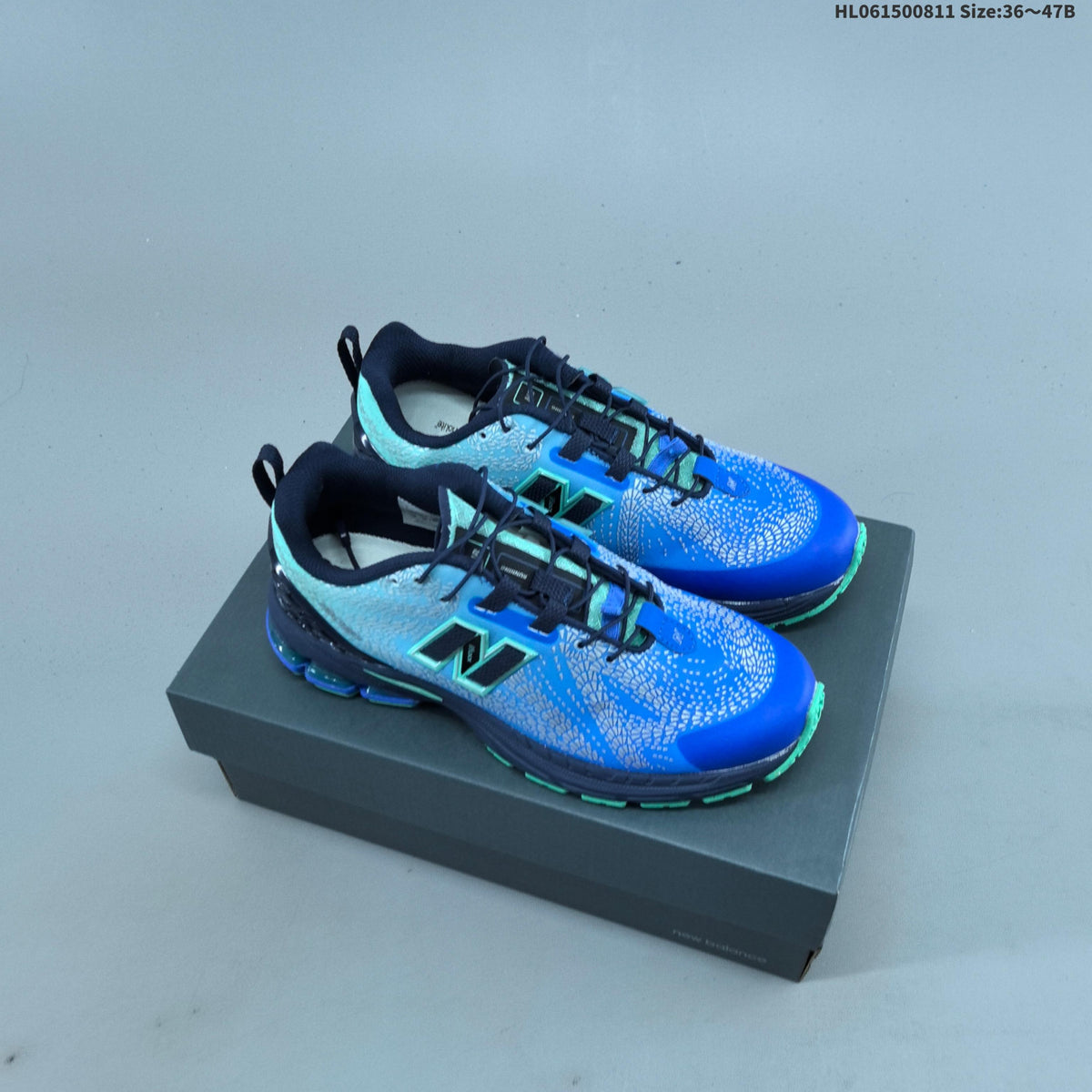 New Balance M1906 Sneakers U19069 Blue or in Yellow - product image from the listing.